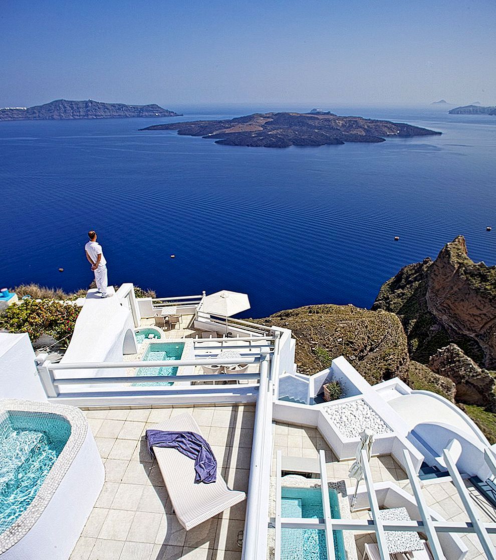Freshome Hotel Review: Aqua Vista Hotels, Santorini