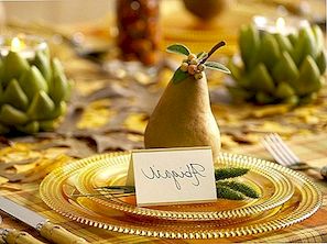 如何设置个性化的感恩节晚餐桌