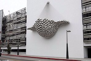 Spiegel gepolijst roestvrij stalen bollen - Kunstinstallatie in Santa Monica