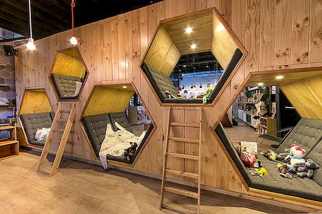 Modern Bookstore i Colombia Oppmuntrer Utforsking, Avslapping