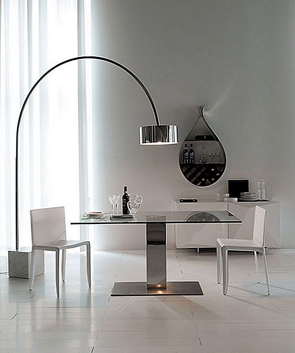 Moderni vinski stalak s dizajnom vode