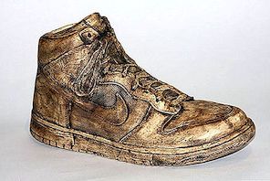 Nike Dunk陶瓷运动鞋，一种不寻常的现代雕塑形式