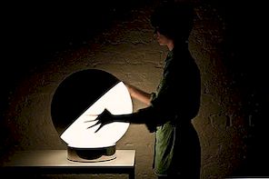Προσωπική αισθητική εμπειρία φωτισμού: X & Y Light από τον Flynn Talbot [Video]
