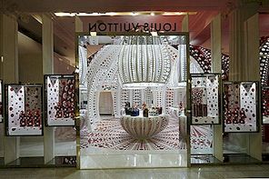 Polka Dot Patterny Definice nového obchodního konceptu Louis Vuitton v Londýně