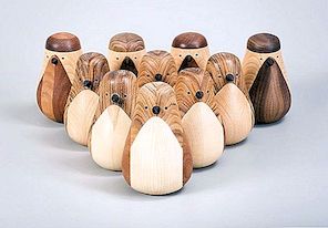 被回收的挪威木头作为逗人喜爱的装饰鸟改变了