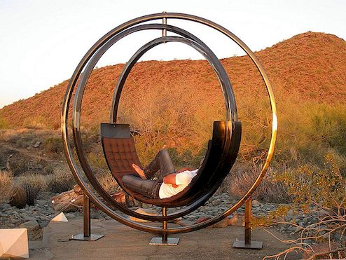 Sculptural Rotating Lounge Chair med unika contemplation ögonblick