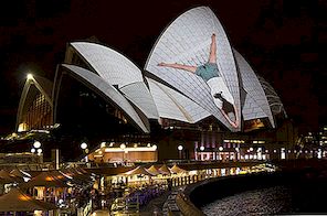 悉尼歌剧院帆船成为2012年生动节日的画布[视频]