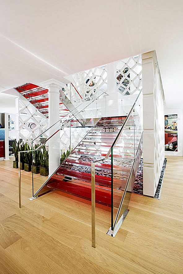 量身定制的Fontanot楼梯装饰Scavolini的纽约陈列室