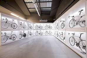 Ultimate Biker's Thrill: Museumachtige fietsenwinkel in Barcelona