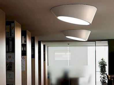 Vibia Plus-plafondlampen bieden een diffuse en gelijkmatige lichtverdeling