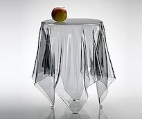 Illusion Side Table od Essey