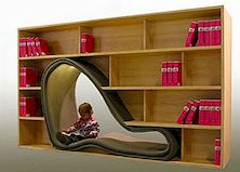 Een boekenkast met een geïntegreerde leeshoek