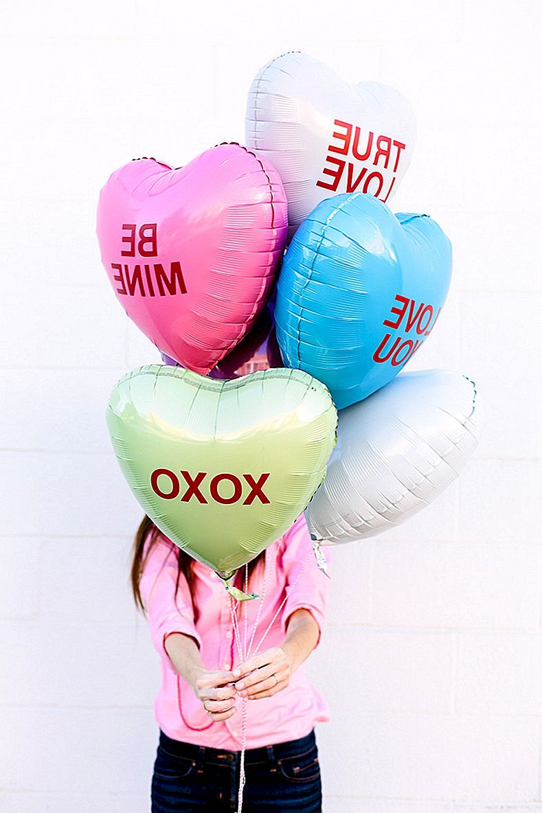 10 DIY Conversation Hearts Decorations