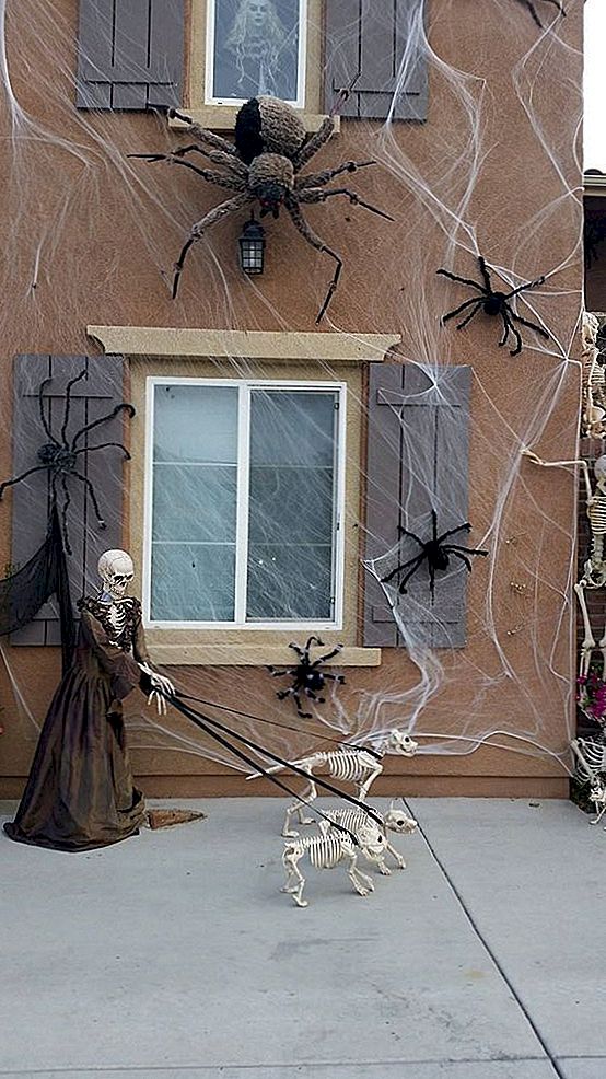 Nápady na návrh vzrušeného domu z Haunted House prosí o vaši pozornost