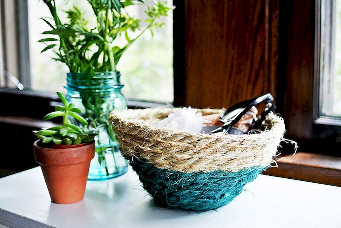 DIY Paint-Dipped Rope Basket