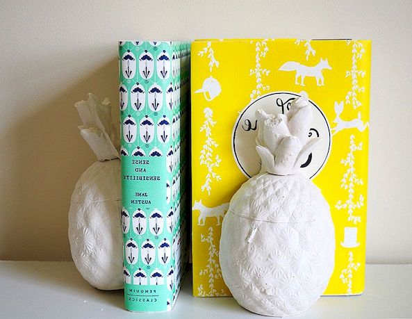 DIY Plaster Ananas Bookends For Home
