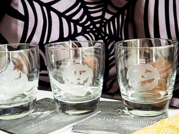 Easy Jack O'Lantern koktejlové sklo DIY pro Halloween