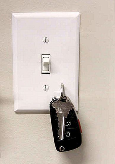โซลูชั่นที่เรียบง่ายและเป็นประโยชน์ - ผู้ถือกุญแจแม่เหล็กไฟฟ้า DIY