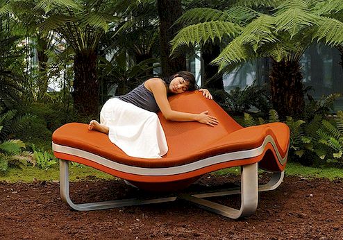 Daagzuchtig comfortabel: Flying Wave fauteuil van å Studio