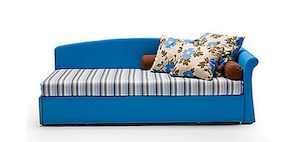 Veselim i praktičnim talijanskim kaučem od posteljine u Milanu