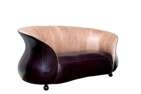 Současný design sofa shromážděný v kolekci Curvy
