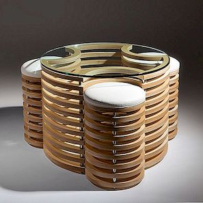 Originele meubelset: 3D-salontafel en -krukken