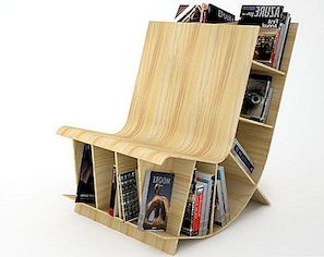 Okonventionell stol och miniatyr bokhylla: Bookseat