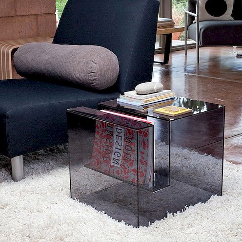 Neočekávaná lehkost nábytku: průsvitný stolek od Erica Pfeiffera