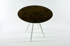 Ovanligt möbelstycke med ett fångande utseende: Parkettbordet