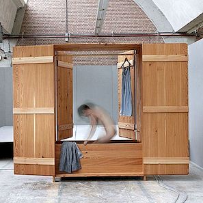 衣柜和桑拿浴结合：Anna van der Lei的Badkast