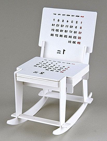 Grappige schommelstoel sculptuur kalender 2012