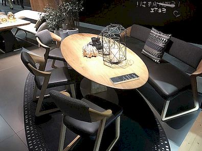 Oválné stolní designy - symbol univerzálnosti a sofistikovanosti