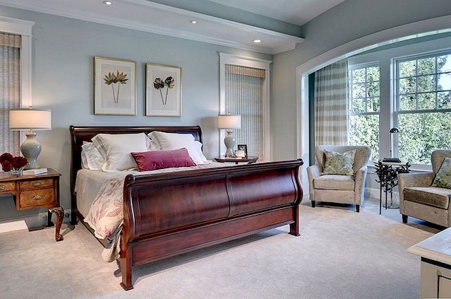 The Sleigh Bed - What It Is And What It Offers