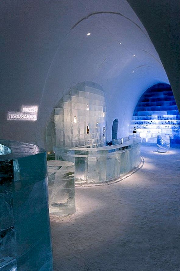 Švédský ledový hotel v roce 2012