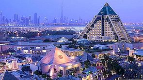 Luksuzni hotel Pyramid Raffles Dubai
