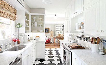 Jak různé typy podlah mohou ovlivnit vzhled vaší kuchyně