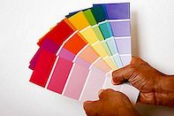Hoe de kleuren te coördineren bij het thuis schilderen
