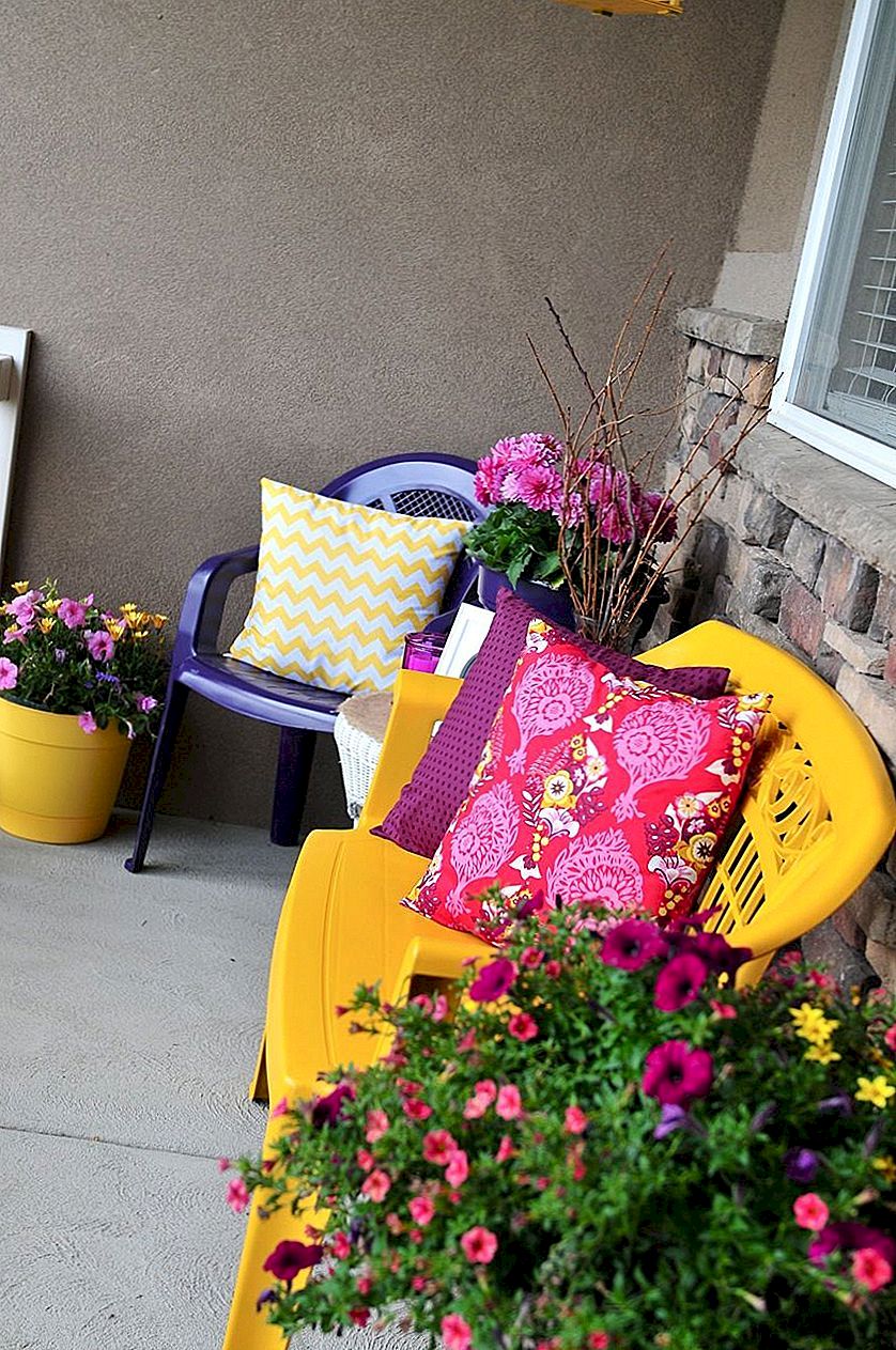 Eenvoudige en mooie manieren om kleur toe te voegen aan een kleine veranda