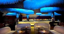 Attraktiv Cienna Ultralounge Bar av Bluarch Designs