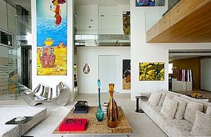 Imponerande Malibu bostad med inomhus glas pool