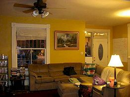 Interieurideeën voor het opfleuren van uw kamer met de gele verf