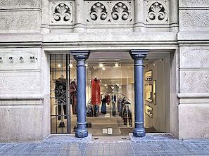 Marni-winkelbinnenhuisontwerp in Barcelona