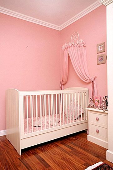 Roze en witte ruimte voor je babymeisje