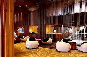Het prachtige houten interieur van de Tianxi Oriental Club
