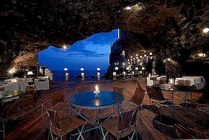Unik restaurang vid havet i en grotta i södra Italien
