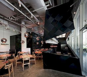 Wijnfles geïnspireerd restaurant in Singapore - The Tasting Room