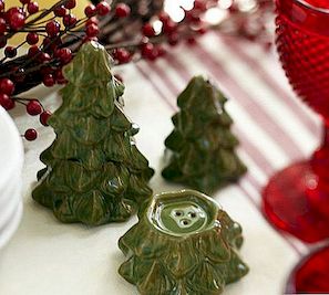 Božićni stolni pribor: božićno drvo slane i paprene shakers