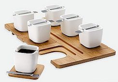 Espresso komplektas su gražiais aikštės puodeliais