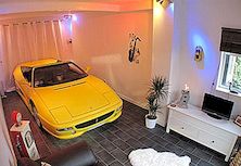 Hoe een Ferrari in je woonkamer te parkeren