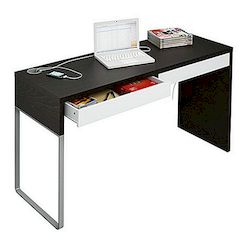 The desk Mickea Henrika Preutza